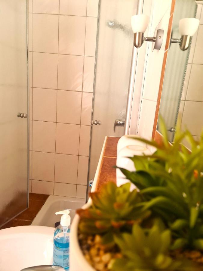 Gaestehaus Zum Weinbauer 罗特翁特尔里特堡 外观 照片